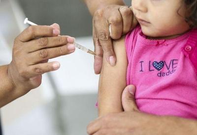 Crianças deverão ser vacinadas contra covid-19 em 2022, diz Queiroga