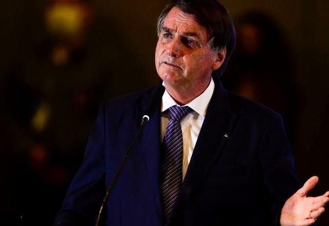 "Lamentavelmente, não tem reajuste", diz Bolsonaro sobre aumento a servidores
