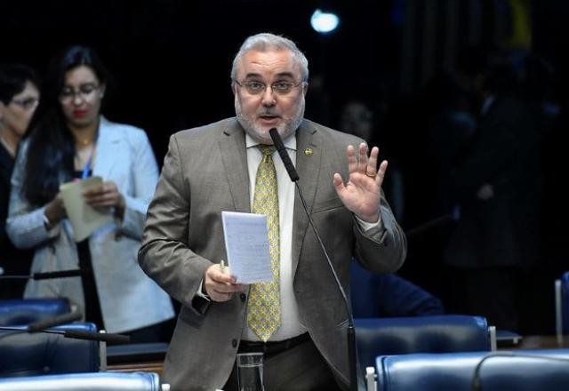 GT de Minas e Energia pergunta à Petrobras sobre política de estoques