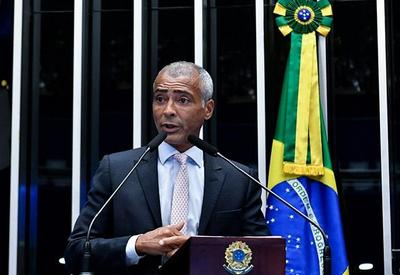Romário apresenta "melhora progressiva", diz boletim médico