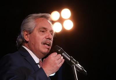 Alberto Fernandez anuncia que não concorrerá a reeleição na Argentina