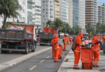 Prefeitura do Rio remove mais de 890 toneladas de lixo após Réveillon