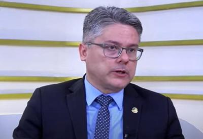 Senador defende apuração contra Moraes por abuso de autoridade