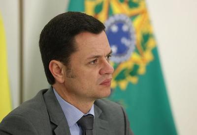 Ministro manda PF investigar site que compara Bolsonaro a Hitler