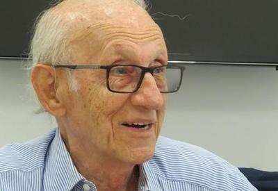 Sobrevivente brasileiro do Holocausto, Andor Stern, morre aos 94 anos