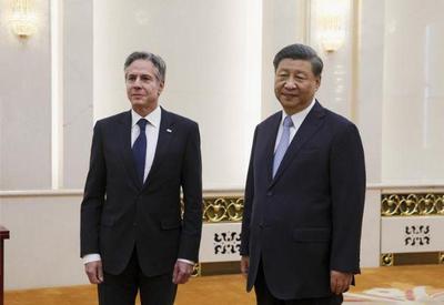 Blinken e Xi Jinping prometem "estabilizar" laços deteriorados entre EUA e China
