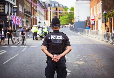 "Tolerância será baixa", diz polícia britânica sobre protestos durante coroação