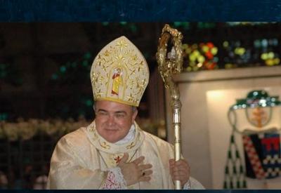 Arcebispo do RJ tem carro e até roupa de missa levados em assalto