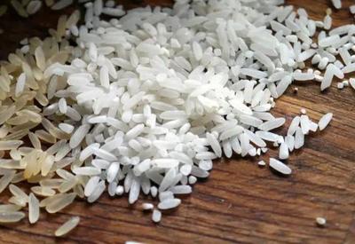 Brasileiros não precisam estocar arroz com crise no RS, diz associação de supermercados