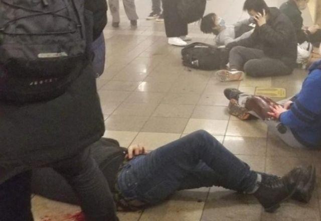 Várias pessoas são baleadas em estação de metrô em Nova York