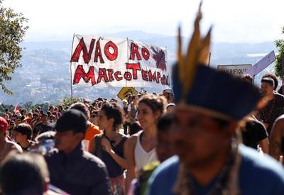 Indígenas protestam em SP contra projeto que altera demarcações de terras