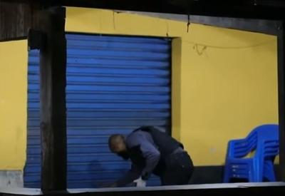 RJ: policial penal morre baleado após ataque em bar em Niterói