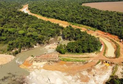 Barragem de hidrelétrica se rompe em fazenda no interior do Mato Grosso
