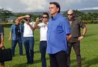 Bolsonaro rompe silêncio, diz que comanda militares e que "nada está perdido"