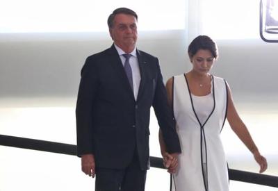 Bolsonaro começa a levar Michele a palanques nos estados