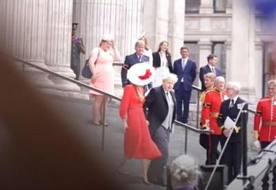 Boris Johnson é vaiado durante celebrações do Jubileu de Platina