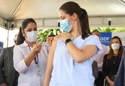 Brasileiros se sentem mais seguros com vacinas, diz pesquisa