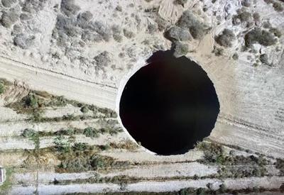 Vídeo: buraco gigante aparece no deserto do Atacama e preocupa autoridades