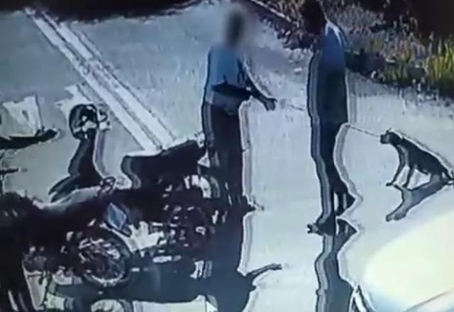 Vídeo: idoso arrasta cão amarrado em garupa de moto em Goiânia (GO)