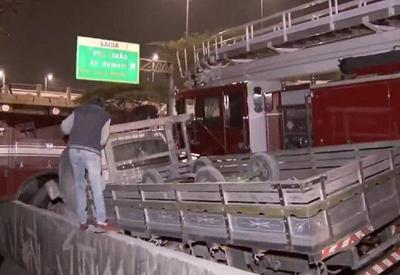 SP: fuga cinematográfica termina em acidente na Marginal Tietê