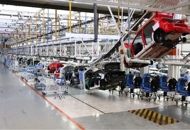 Fabricação de veículos teve alta na comparação anual do mês de julho