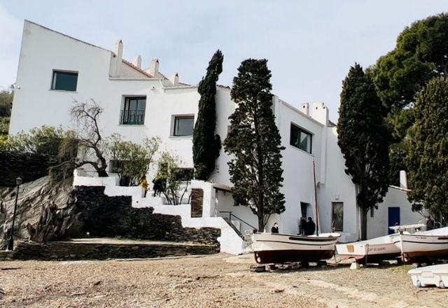 Conheça a casa onde viveu o pintor Salvador Dalí, na Espanha