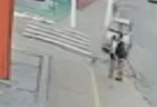 Tragédia: casal se beija em calçada e homem morre atropelado