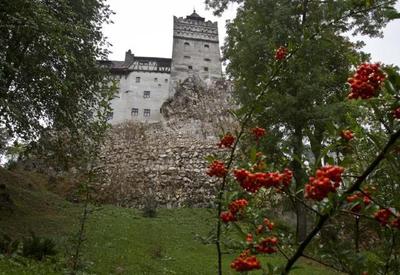 Castelo do Drácula, na Romênia, oferece vacinas da Pfizer para visitantes