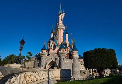 Funcionários da Disneyland Paris ocupam castelo durante greve
