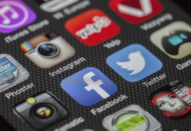 Redes sociais adotam medidas para impedir fake news nas eleições 2022