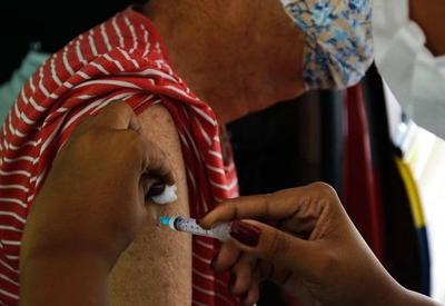 Israel vai vacinar idosos e médicos com 4ª dose contra o coronavírus