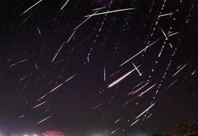 Vídeo: chuva com mais de 400 meteoros é vista em Santa Catarina