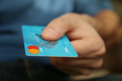 Cobrança de juros no cartão de crédito passa por mudanças 