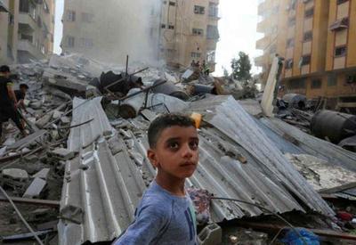 Com esgotos expostos, OMS alerta para tendência preocupante de doenças em Gaza