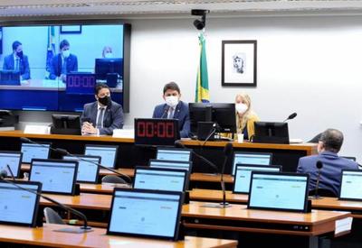 Conselho arquiva ações contra Eduardo Bolsonaro por falas sobre AI-5