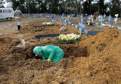 Covid-19: Manaus tem queda em número de mortes e retoma sepultamento individual