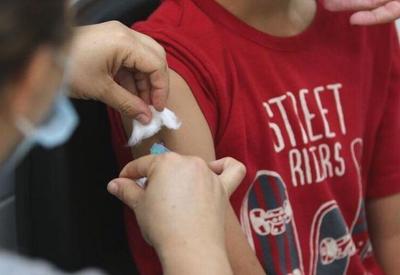 EUA: especialistas analisam vacinas da Pfizer e Moderna para bebês e crianças