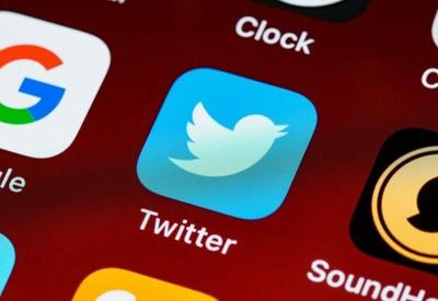 Justiça ordena que Twitter apague publicações de Greenwald contra Moro