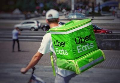 Uber Eats anuncia suspensão de entregas de restaurantes a partir de março