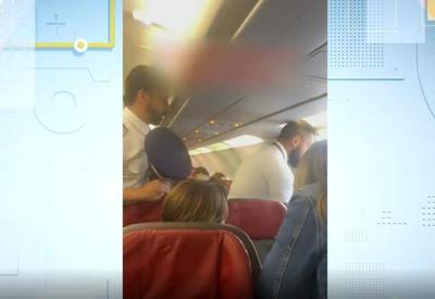 SC: Passageiros ficam desesperados após avião derrapar na pista