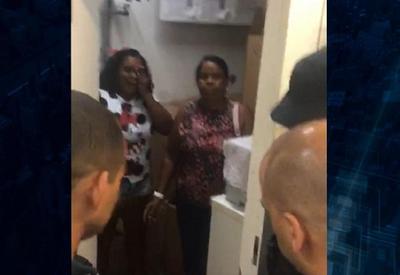 Irmãs negras são perseguidas e revistadas dentro de loja