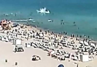 EUA: helicóptero cai em praia de Miami; veja vídeo