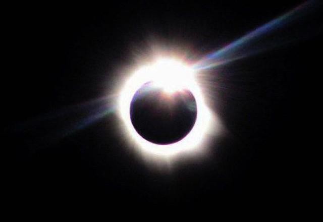 Primeiro eclipse solar do ano acontece neste sábado (30)