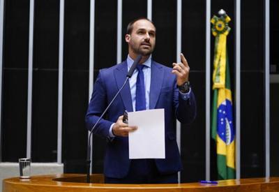 Eduardo Bolsonaro celebra indulto a PMs do massacre do Carandiru: "Justiça"