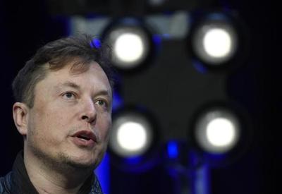 Elon Musk ameaça cortar internet da Ucrânia e cobra financiamento dos EUA