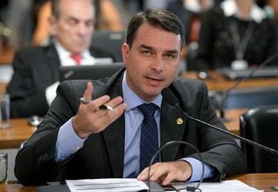 Empresário diz que PF alertou Flávio Bolsonaro sobre operação na ALERJ