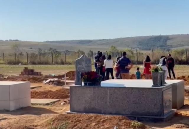 Corpo de Lázaro Barbosa é enterrado em Cocalzinho de Goiás