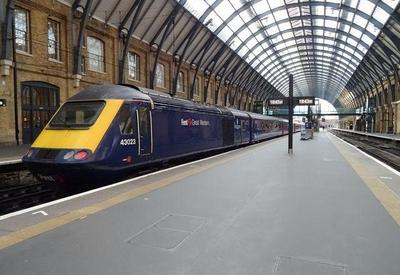 Reino Unido suspende linhas ferroviárias devido à alta temperatura