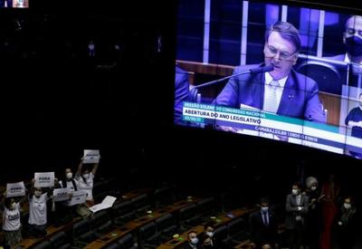Chamado de "genocida" na Câmara, Bolsonaro rebate: "Nos encontramos em 2022"