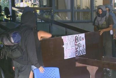 Estudantes desocupam reitoria da UnB após 18 dias de protesto